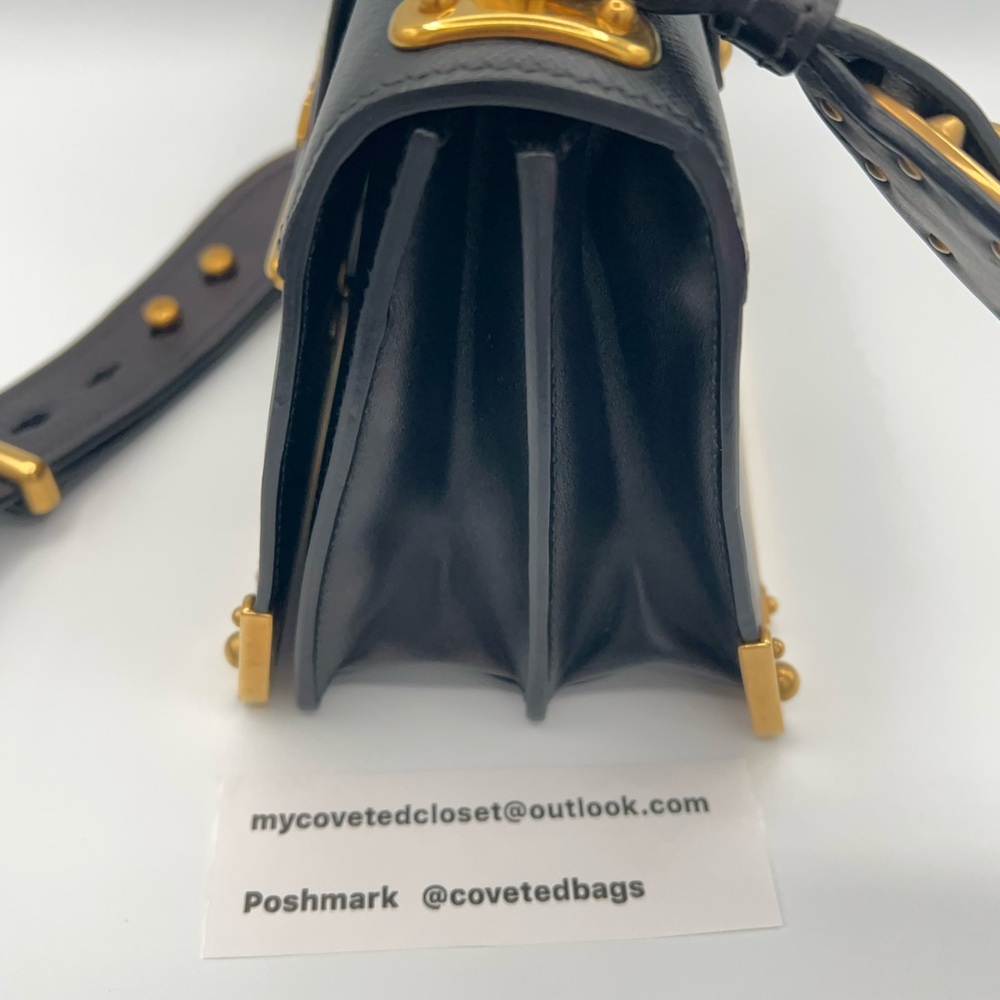 Beautiful Prada Cahier Bag w/ Prada dust-bag and Entrupy COA! Showstopper! ๐๐ค - Picture 5 of 17